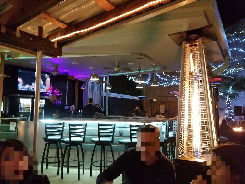 Commanders Cove | restaurant | 215 University Dr, College Station, TX 77840, USA | 9794363965 OR +1 979-436-3965