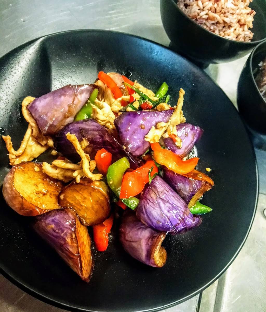 Home Thai Kitchen | restaurant | 6656 Alhambra Ave, Martinez, CA 94553, USA | 9254332925 OR +1 925-433-2925