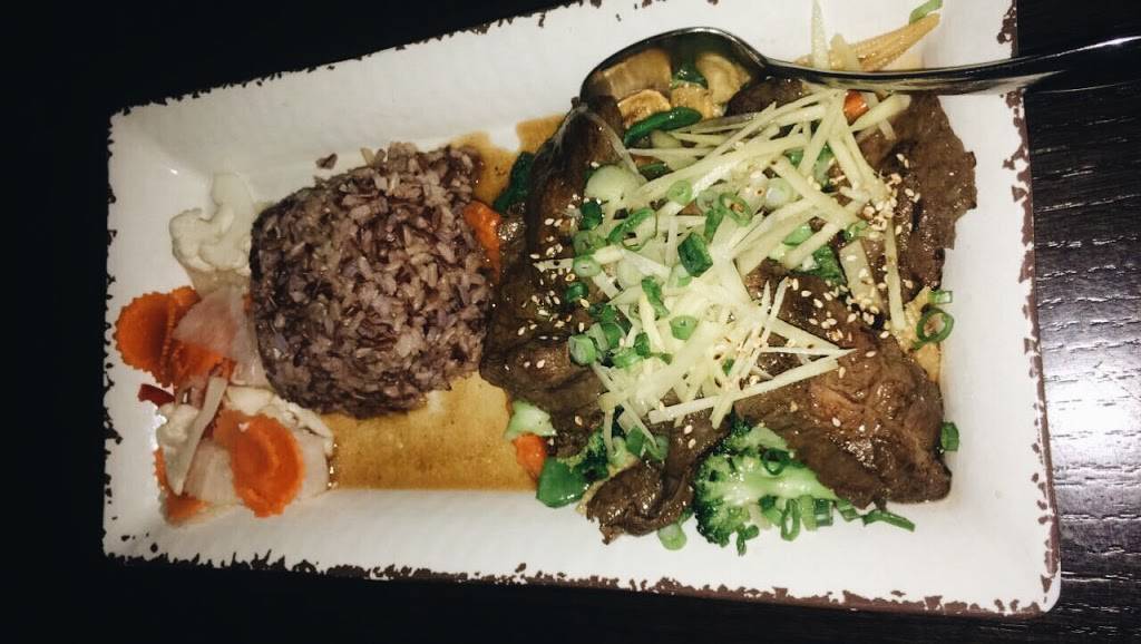 Thais Corner Restaurant | restaurant | 8607 Westwood Center Dr, Vienna, VA 22182, USA | 7039964547 OR +1 703-996-4547