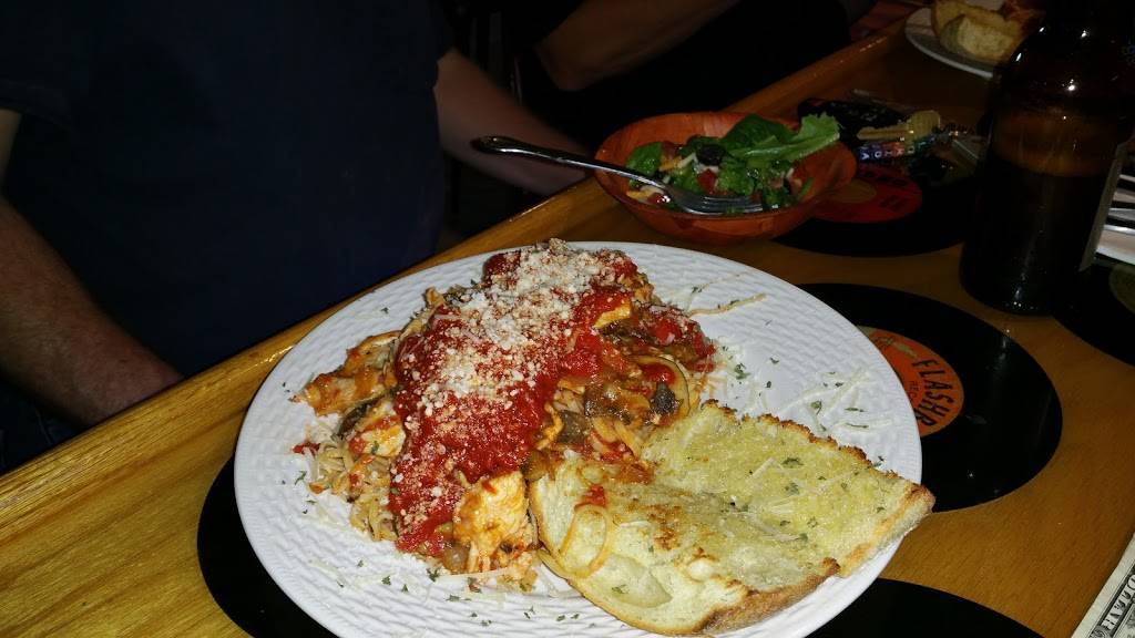 Flynns Roadhouse Cafe | restaurant | 1928 E Shore Dr, Lansing, NY 14882, USA | 6073194709 OR +1 607-319-4709