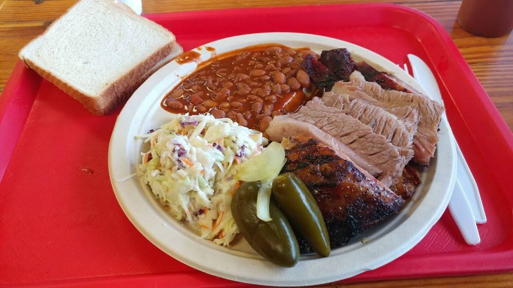 Vics Bar-B-Que | restaurant | 3502 Burleson Rd, Austin, TX 78741, USA | 5124454250 OR +1 512-445-4250