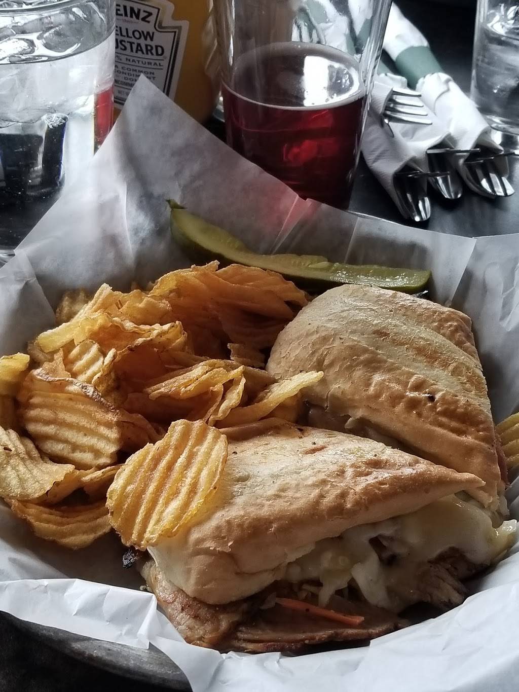 Slopeside Lounge | night club | 600 Highlands Pike, Harbor Springs, MI 49740, USA | 8442623637 OR +1 844-262-3637