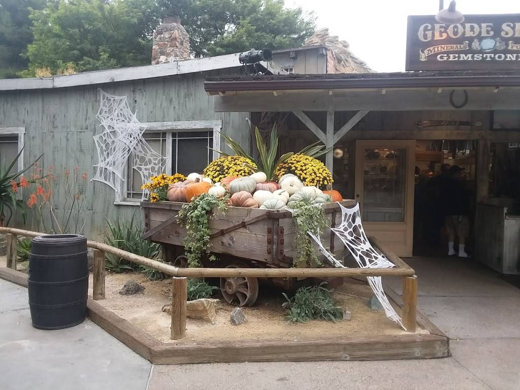 Sutters | restaurant | 8039 Beach Blvd, Buena Park, CA 90620, USA | 7142205074 OR +1 714-220-5074