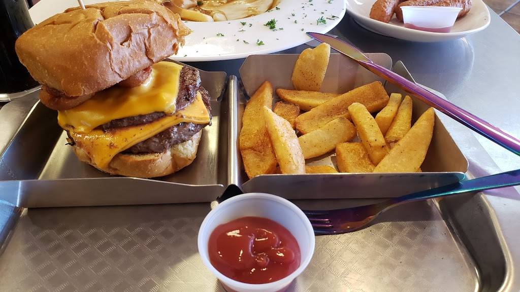 The Funny Farm Restaurant | restaurant | 3245 Stevens Creek Blvd, San Jose, CA 95117, USA | 4082444424 OR +1 408-244-4424