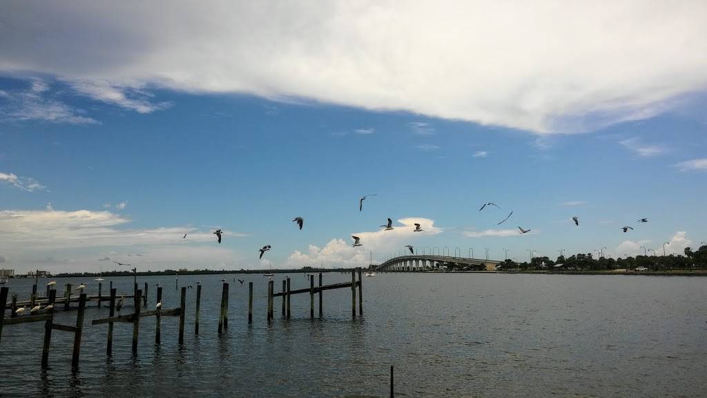 Best Friends BBQ | restaurant | Indian River Drive (just North of Jensen Causeway, Jensen Beach, FL 34957, USA | 7722617994 OR +1 772-261-7994