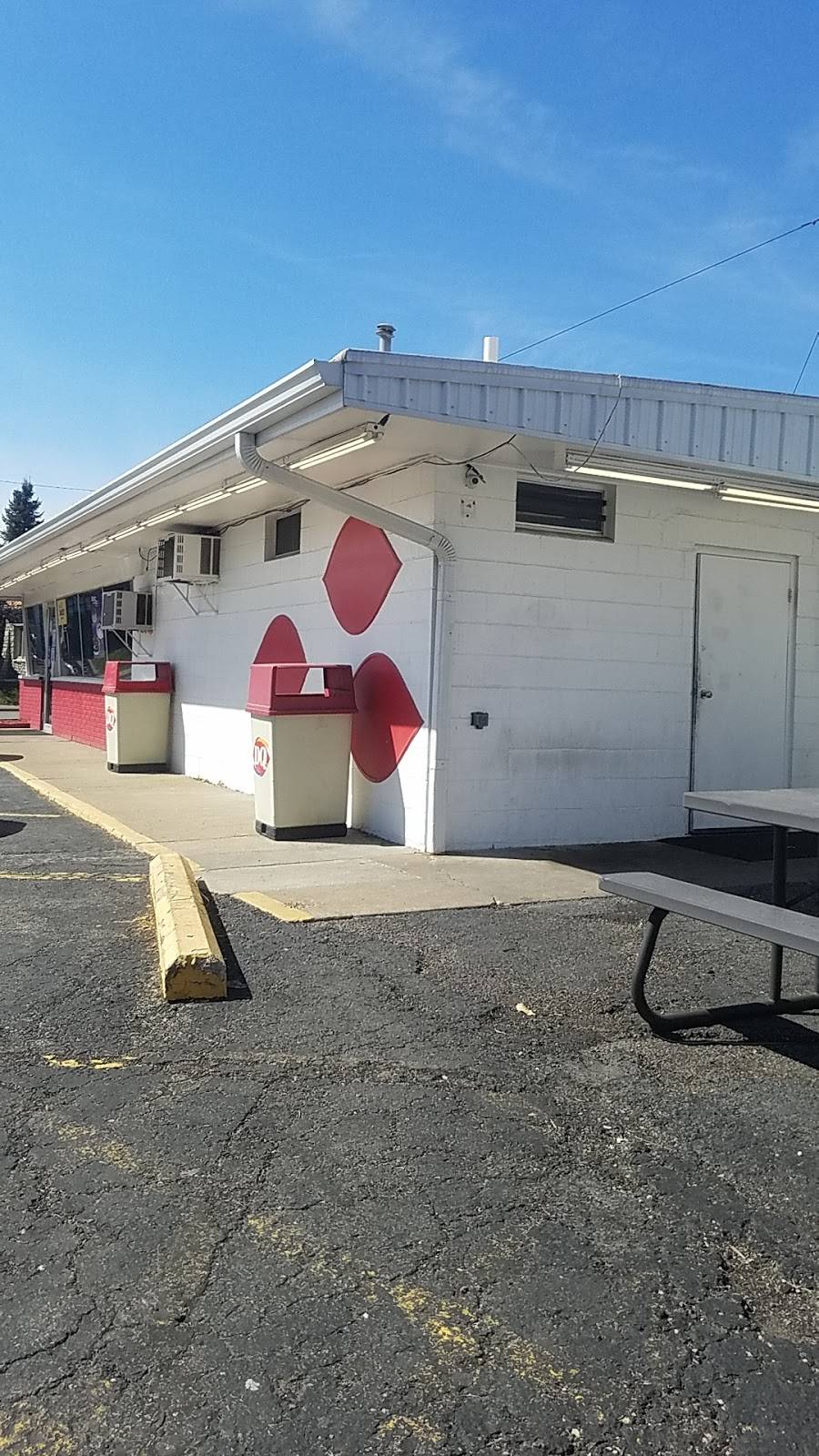 Dairy Queen Store | restaurant | 1270 Maple Ave, Zanesville, OH 43701, USA | 7404525680 OR +1 740-452-5680