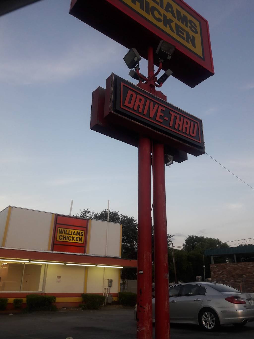 Williams Fried Chicken | restaurant | 1206 E Ledbetter Dr, Dallas, TX 75216, USA | 2143755464 OR +1 214-375-5464