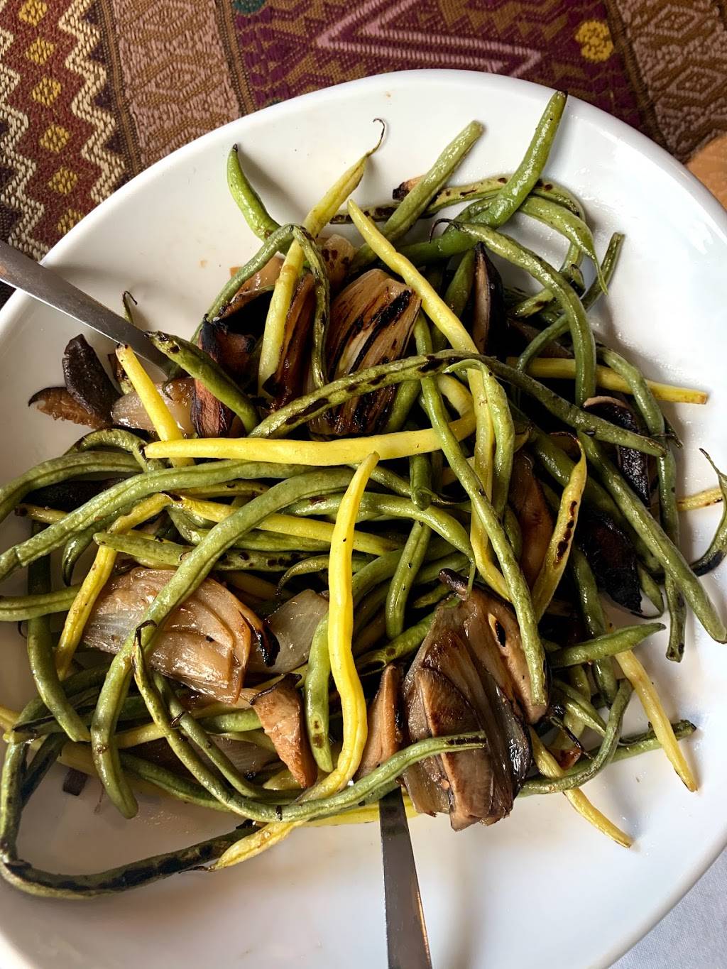 Leverett Lounge | restaurant | 737 N Leverett Ave #1, Fayetteville, AR 72701, USA | 4792496570 OR +1 479-249-6570