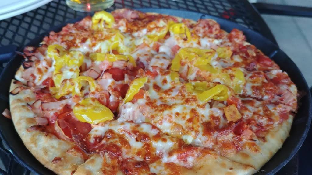 Roosters | restaurant | 1009 N Memorial Dr, Lancaster, OH 43130, USA | 7406531444 OR +1 740-653-1444