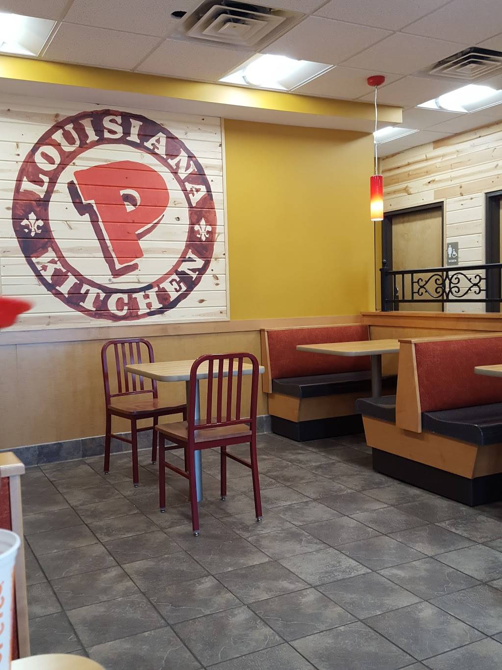Popeyes Louisiana Kitchen | restaurant | 3402 Mt Vernon Ave, Alexandria, VA 22305, USA | 7032990222 OR +1 703-299-0222
