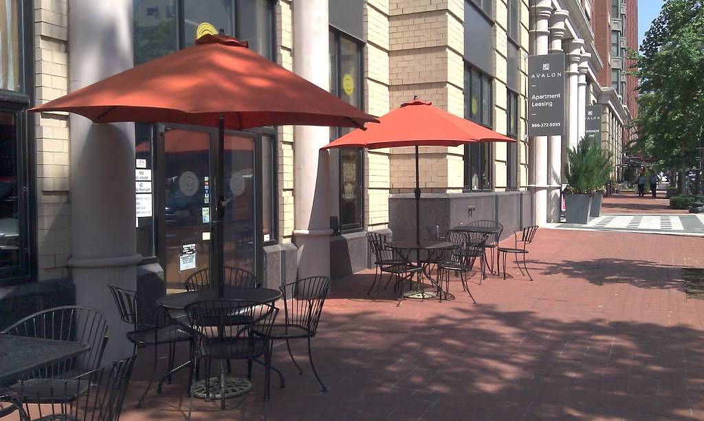 Market To Market | restaurant | 740 5th St NW, Washington, DC 20001, USA | 2025890141 OR +1 202-589-0141