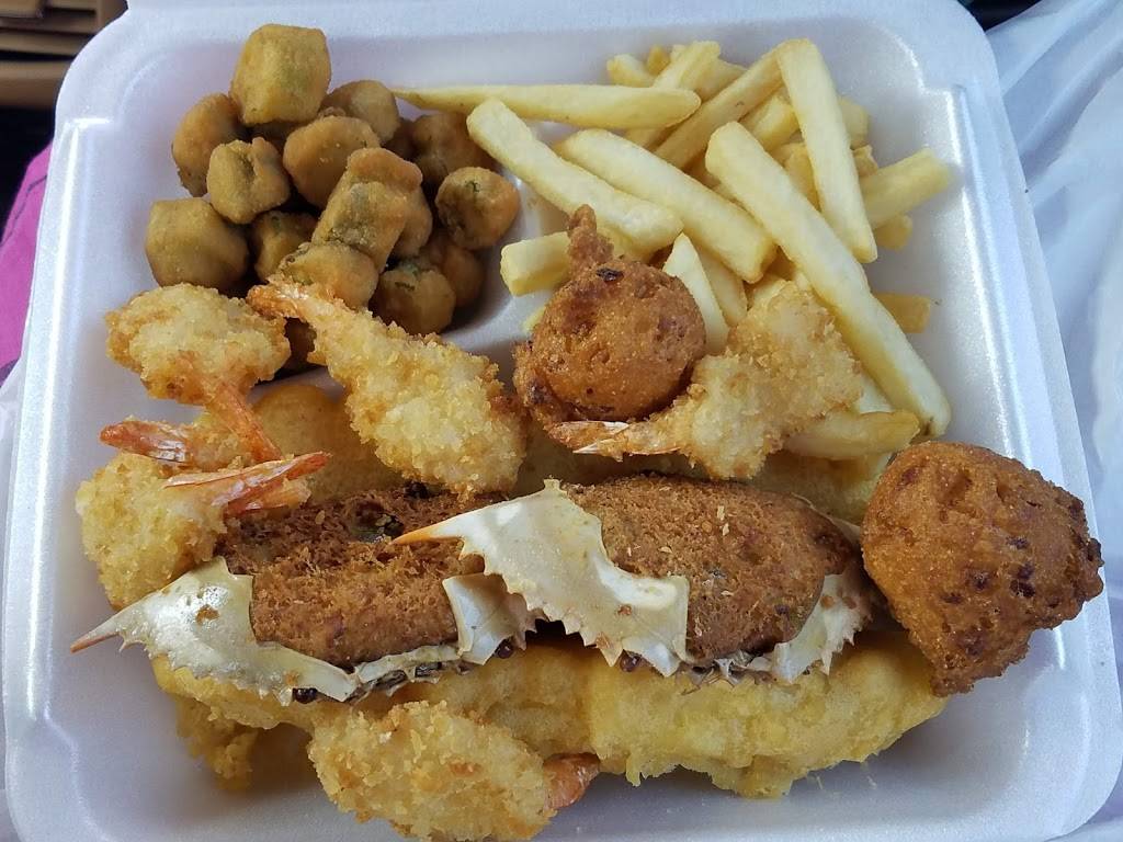 Captain Ds | restaurant | 2386 E South Blvd, Montgomery, AL 36116, USA | 3342885600 OR +1 334-288-5600