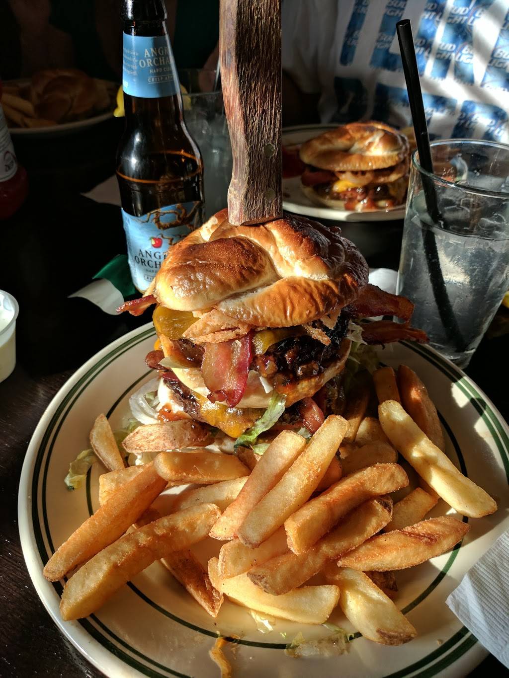 Bennigans Clear Lake | restaurant | 2023 7th Ave N, Clear Lake, IA 50428, USA | 6413572366 OR +1 641-357-2366