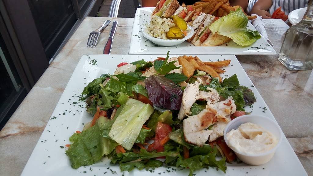 Moes World Famous Newport Restaurant & Donna’s Express | restaurant | 322 Churchill Ave N, Ottawa, ON K1Z 5B9, Canada | 6137229998 OR +1 613-722-9998