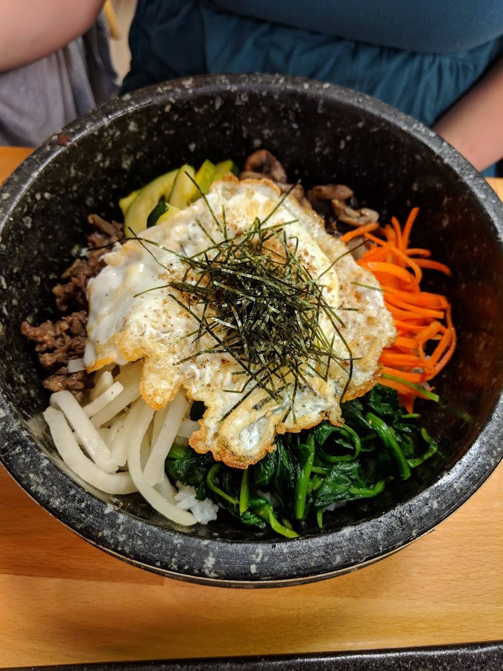 Momo Sushi - Ann Arbor | restaurant | 895 W Eisenhower Pkwy, Ann Arbor, MI 48103, USA | 7348004909 OR +1 734-800-4909