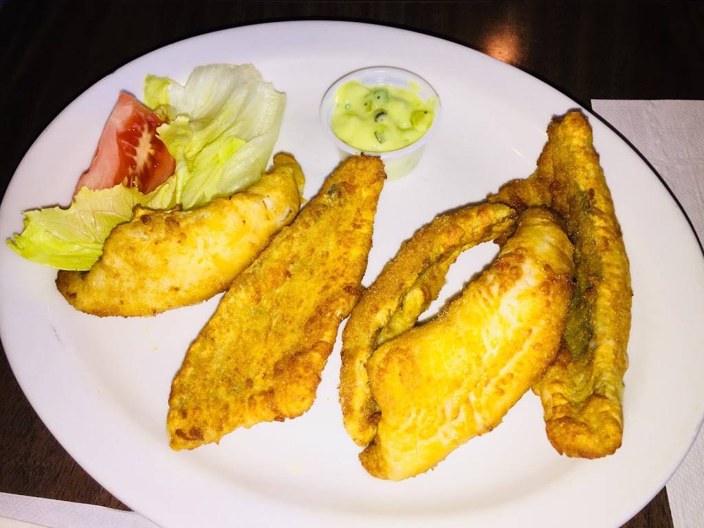 The Car Barn | restaurant | 23 Talbot Rd E, Tilbury, ON N0P 2L0, Canada | 5198254946 OR +1 519-825-4946