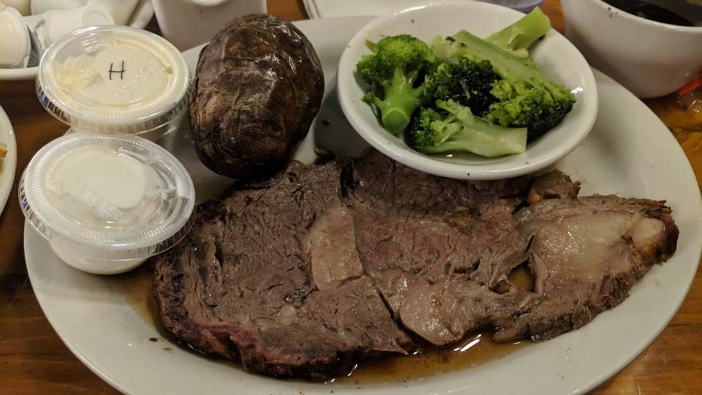 The Friendly Tavern | restaurant | 206 N Paw Paw St, Coloma, MI 49038, USA | 2694683037 OR +1 269-468-3037