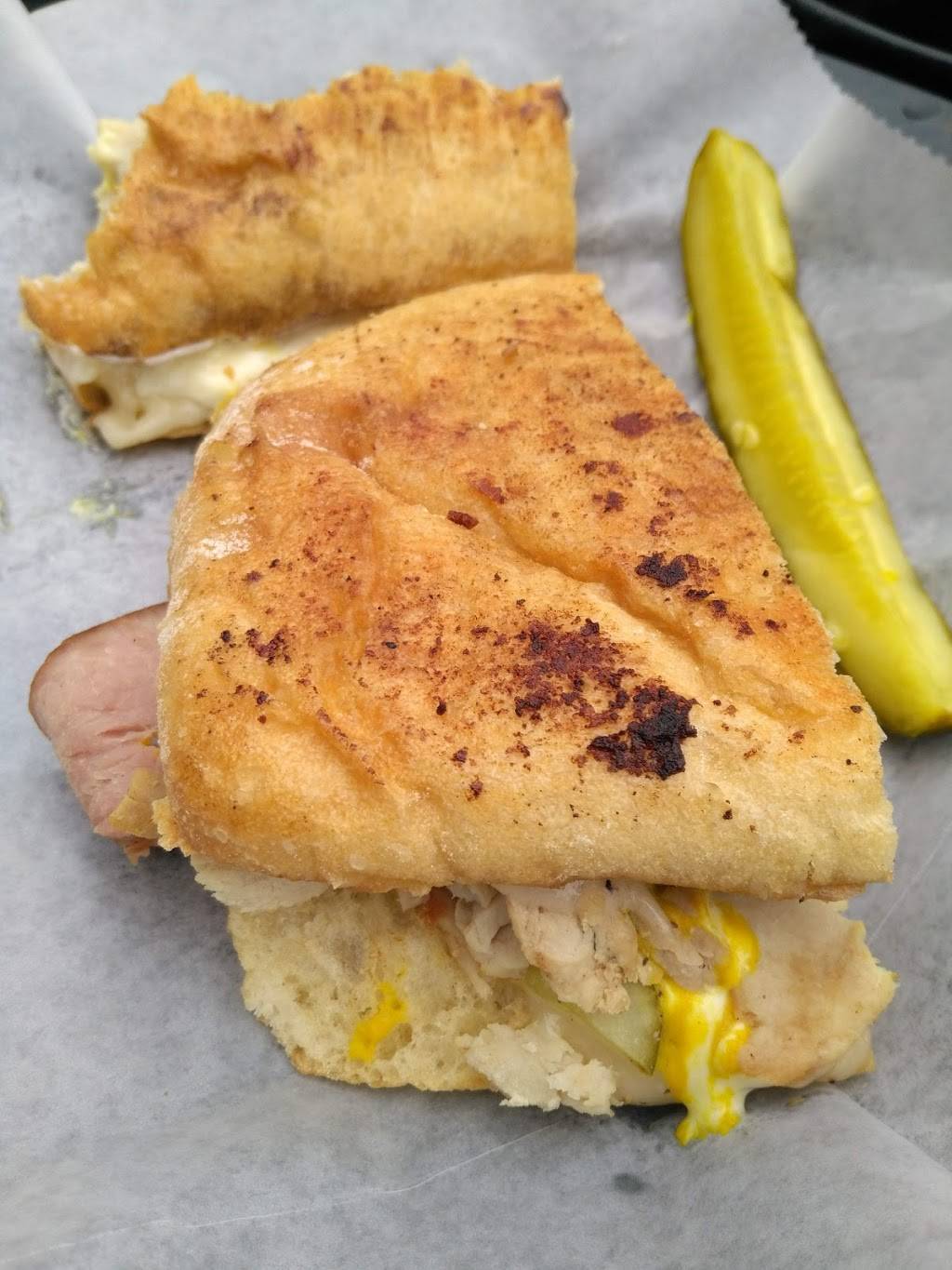 J-N-G Grill | restaurant | 114 Front Ave SW, New Philadelphia, OH 44663, USA | 3303659250 OR +1 330-365-9250