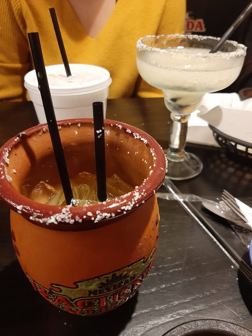 Hacienda Vieja Mexican Grill | restaurant | 3681 S Noland Rd, Independence, MO 64055, USA | 8168338800 OR +1 816-833-8800