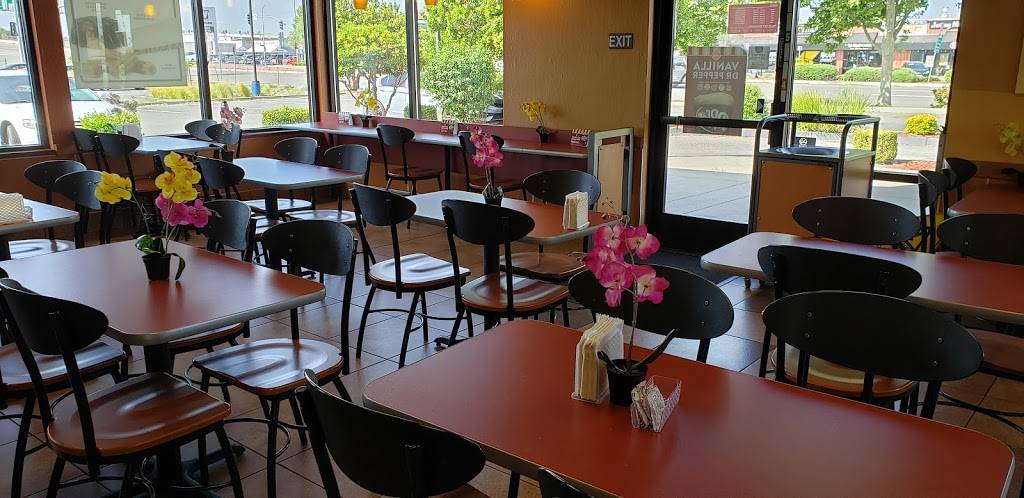 Jack in the Box | restaurant | 2010 E Main St, Woodland, CA 95776, USA | 5306696606 OR +1 530-669-6606