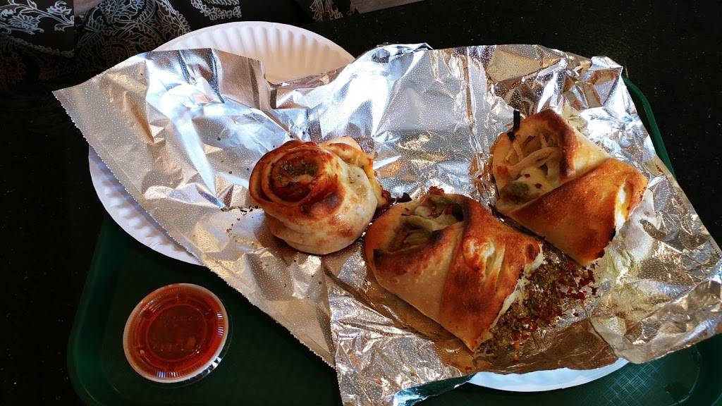 Pizza 300 | restaurant | 1208 NY-300, Newburgh, NY 12550, USA | 8455616161 OR +1 845-561-6161