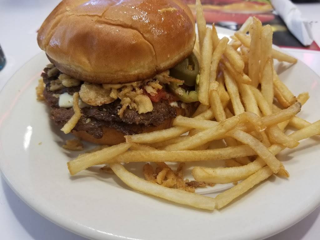 Steak n Shake | restaurant | 796 Maple Valley Dr, Farmington, MO 63640, USA | 5737600100 OR +1 573-760-0100