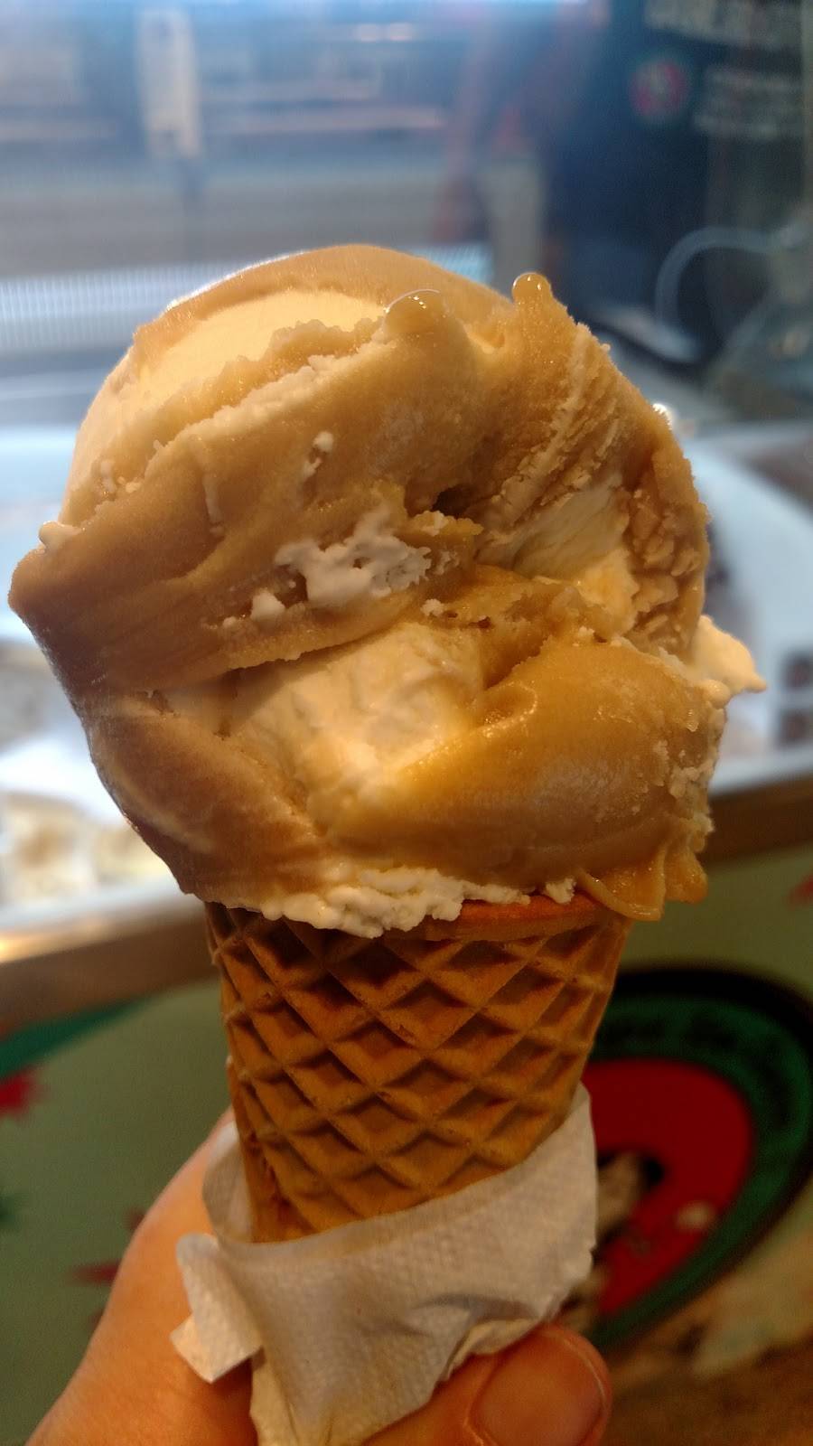 Chocolate Shoppe Ice Cream Co. | restaurant | 1925 Monroe St #120, Madison, WI 53711, USA | 6082306259 OR +1 608-230-6259