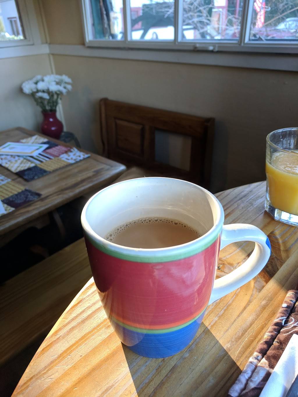 Twain Hartes Cottage Cafe | restaurant | 22975 Joaquin Gully Rd, Twain Harte, CA 95383, USA | 2095861402 OR +1 209-586-1402