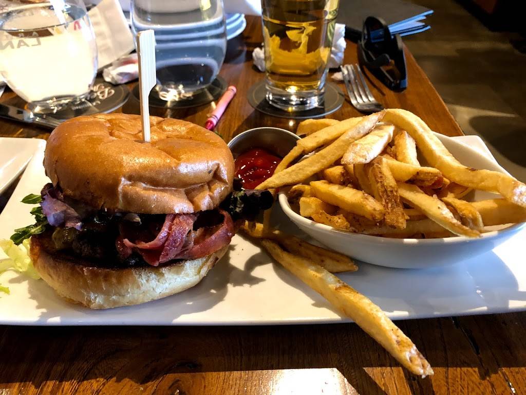 Arthurs Landing | restaurant | 17600 Yonge St, Newmarket, ON L3Y 4Z1, Canada | 2894530072 OR +1 289-453-0072