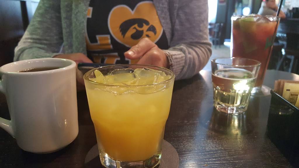 Mickys Irish Pub | restaurant | 11 S Dubuque St, Iowa City, IA 52240, USA | 3193386860 OR +1 319-338-6860