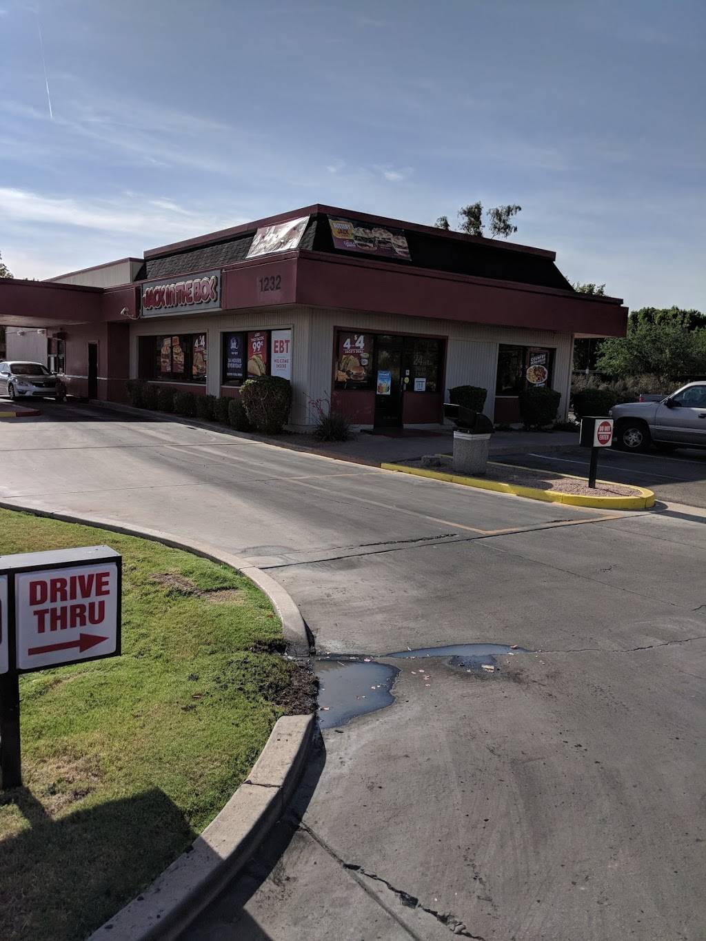 Jack in the Box | restaurant | 1232 W Baseline Rd, Mesa, AZ 85202, USA | 4808380677 OR +1 480-838-0677
