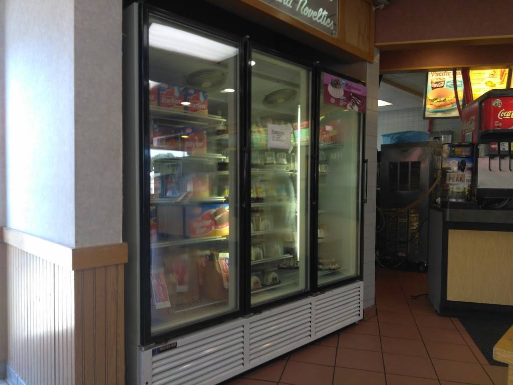 Dairy Queen | restaurant | N86W16326 Appleton Ave, Menomonee Falls, WI 53051, USA | 2622550701 OR +1 262-255-0701