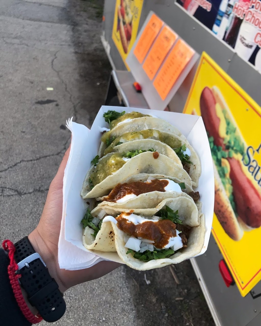 Lucky Dawgs Food Truck | restaurant | 6935 W Addison St, Chicago, IL 60634, USA | 7738164760 OR +1 773-816-4760