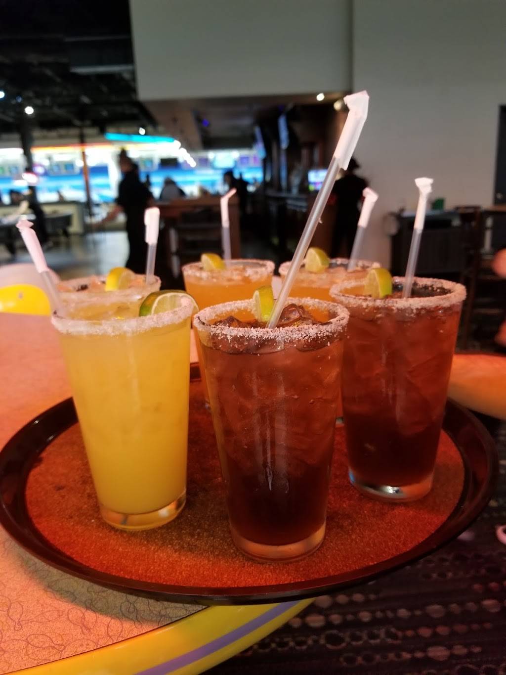 Castaways Sports Bar & Grill | restaurant | 504 N Alafaya Trail Suite 102, Orlando, FL 32828, USA | 4073775895 OR +1 407-377-5895