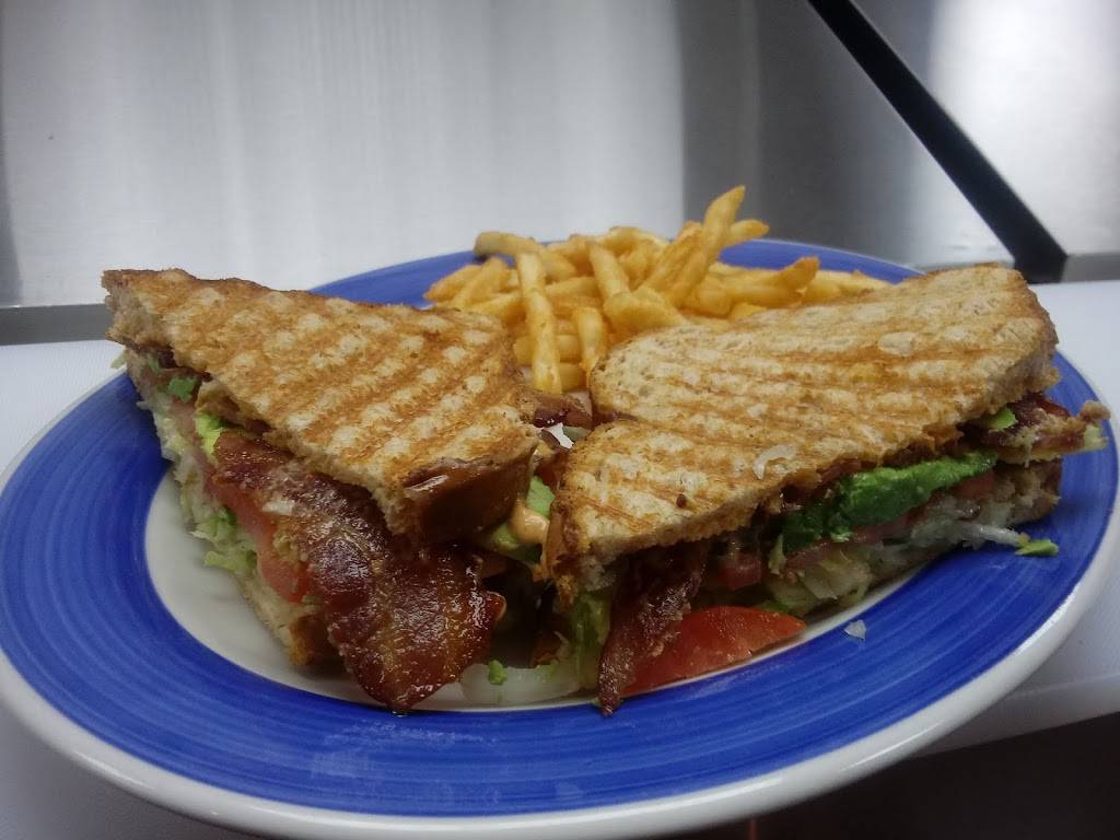 Little Chef Diner | restaurant | 560 John St, Paxton, IL 60957, USA | 2173796400 OR +1 217-379-6400