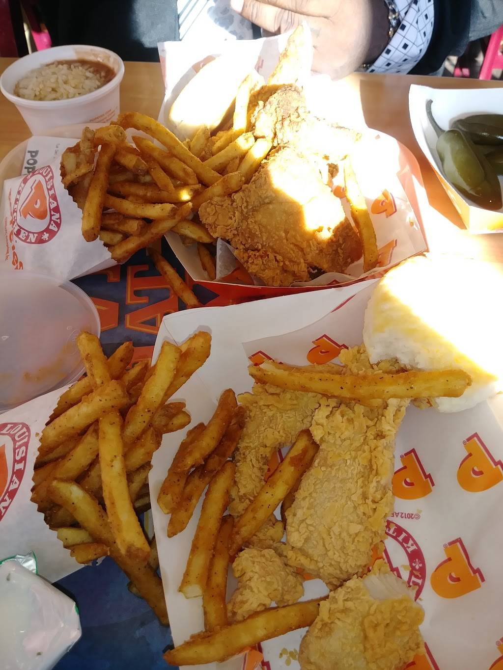 Popeyes Louisiana Kitchen | restaurant | 11097 E Colfax Ave, Aurora, CO 80010, USA | 3033416031 OR +1 303-341-6031