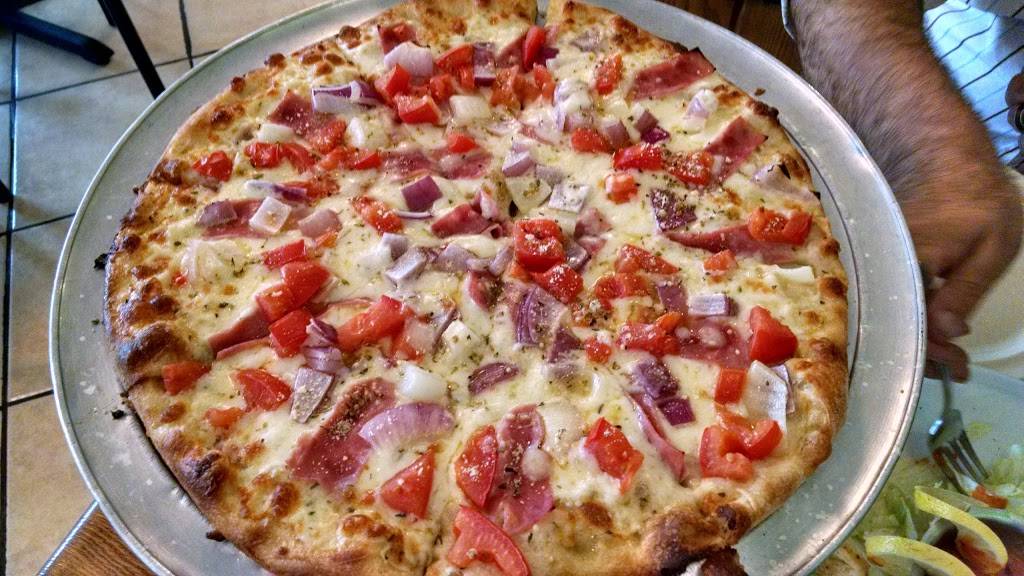 New York Flying Pizza | restaurant | 1107 W Main St, Waynesboro, VA 22980, USA | 5404517177 OR +1 540-451-7177