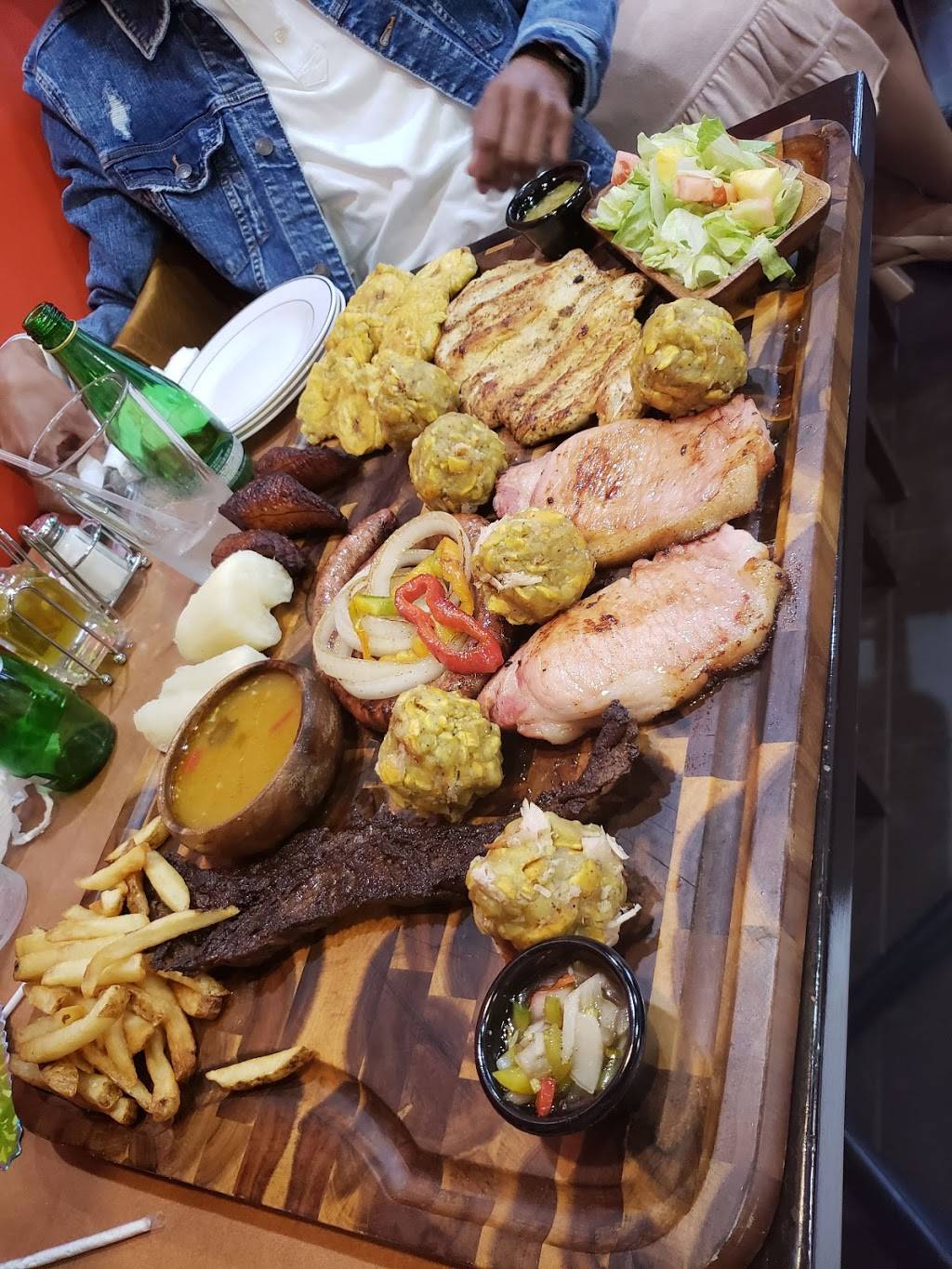 La Cocina De Arismendy | restaurant | 592 Essex St, Lawrence, MA 01840, USA | 9782582556 OR +1 978-258-2556