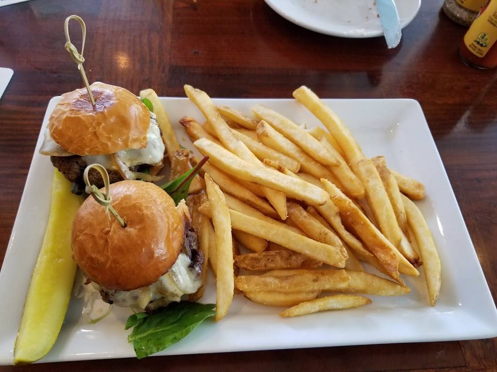 Salty Dog Bluffton Restaurant and Pizza | restaurant | 1414 Fording Island Rd B160, Bluffton, SC 29910, USA | 8438373344 OR +1 843-837-3344