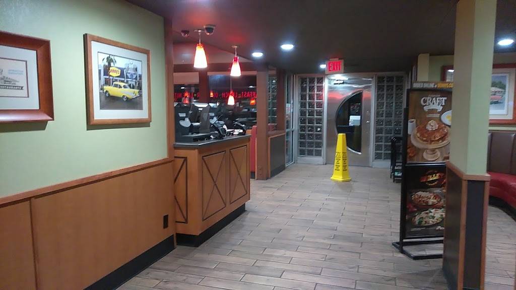 Dennys | restaurant | 1525 McHenry Ave, Modesto, CA 95350, USA | 2095260286 OR +1 209-526-0286
