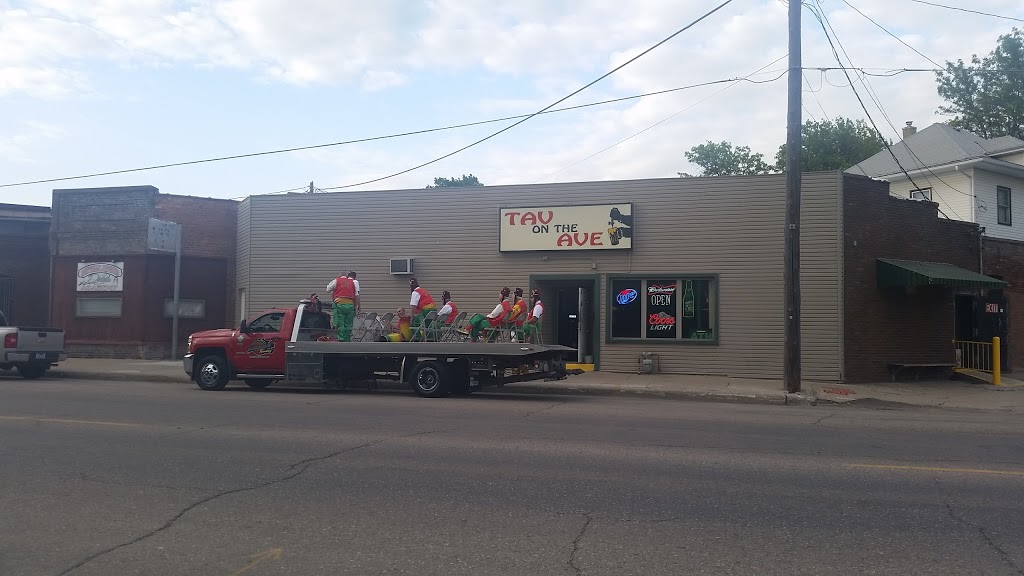 Tav on the Ave | night club | 914 Morningside Ave, Sioux City, IA 51106, USA | 7122746861 OR +1 712-274-6861