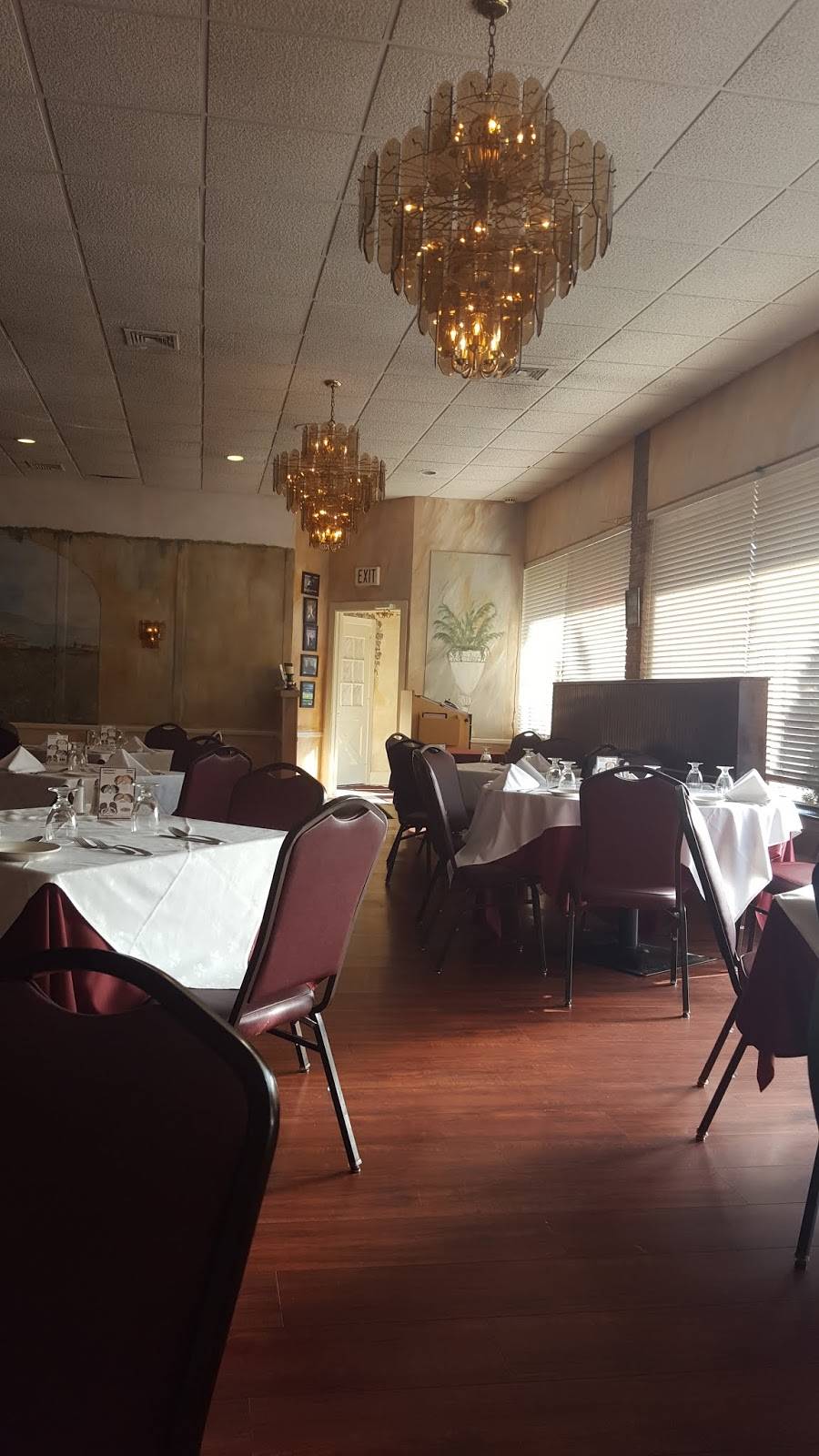 Lucianos | restaurant | 2192 Central Park Ave, Yonkers, NY 10710, USA | 9149615550 OR +1 914-961-5550