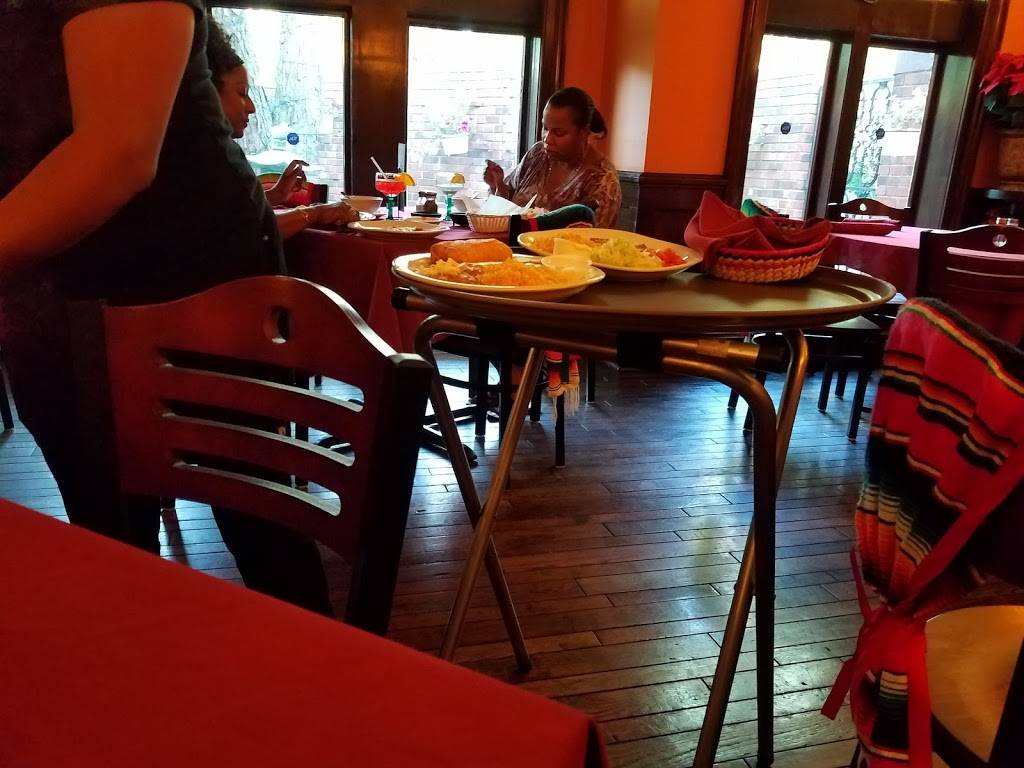 El Tenampa Mexican Grill & Cantina | restaurant | 8660 N 107th St, Milwaukee, WI 53224, USA | 4142060790 OR +1 414-206-0790