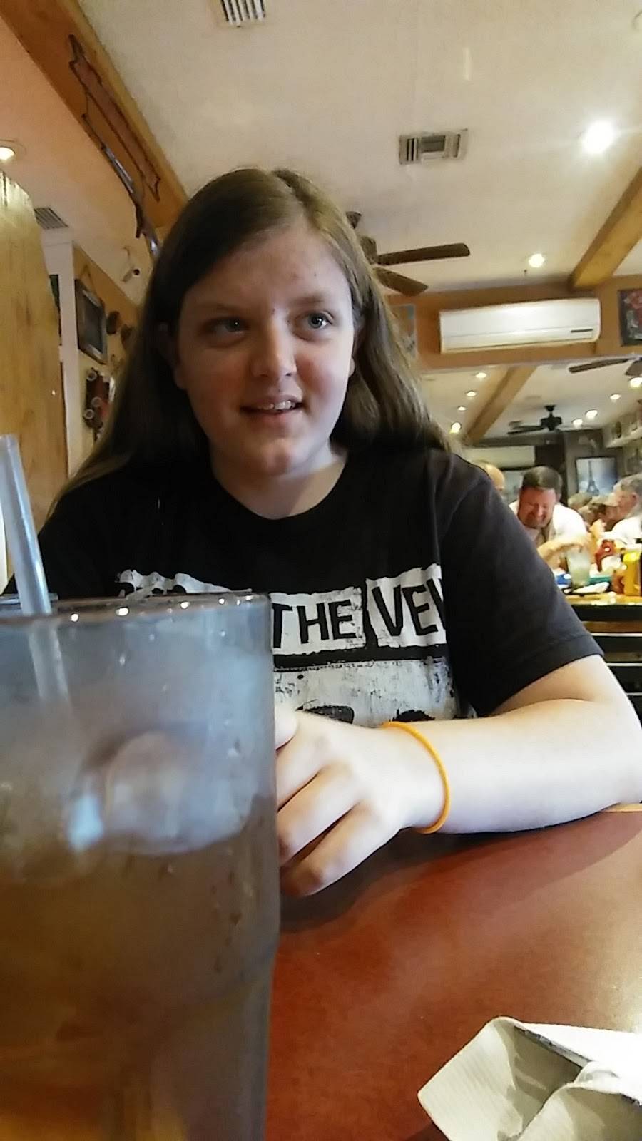 Pierson Family Restaurant | restaurant | 302 S Center St, Pierson, FL 32180, USA | 3867499979 OR +1 386-749-9979