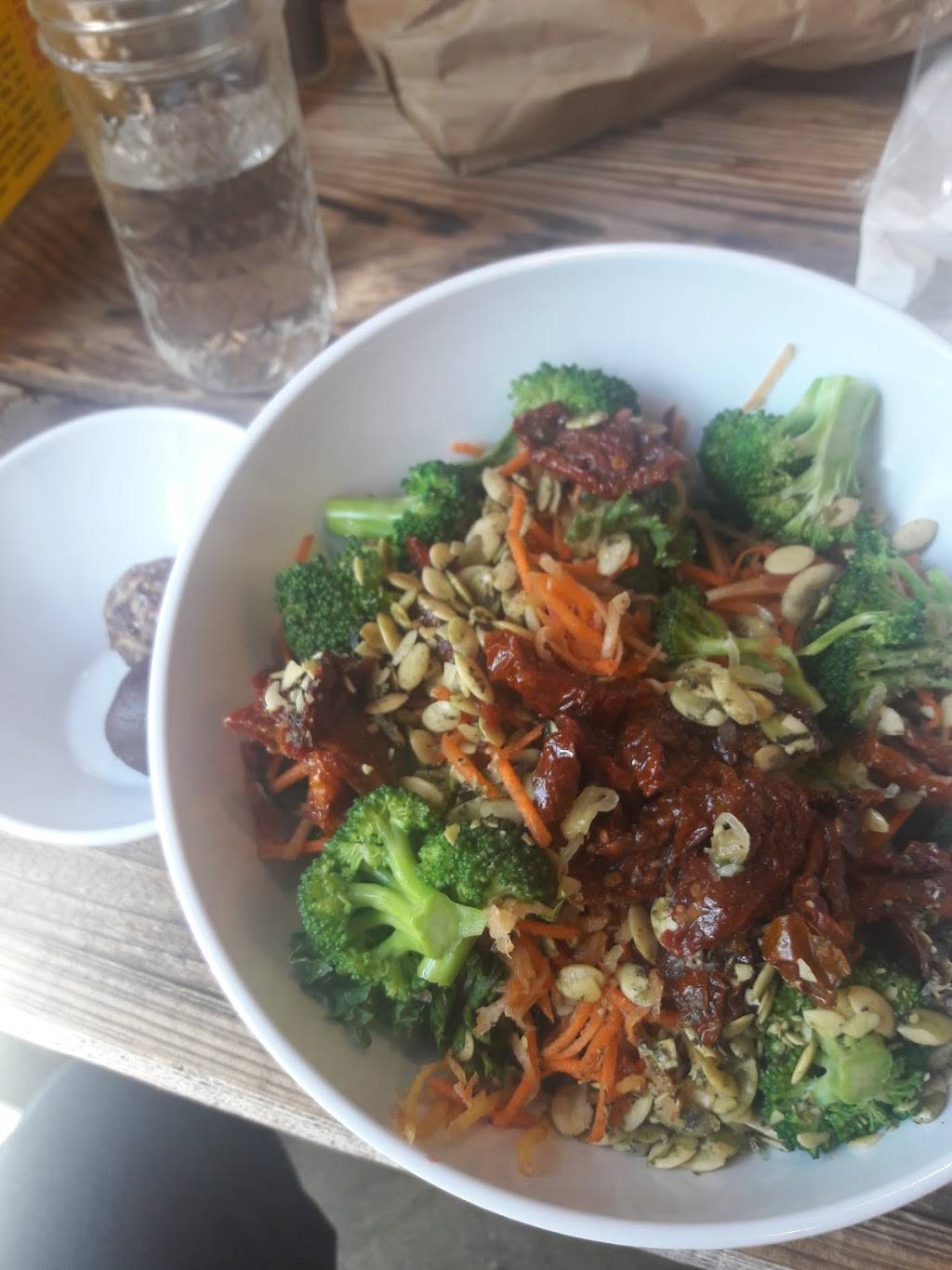 Detox Kitchen and Juice Bar | restaurant | 1200 El Camino Real, Belmont, CA 94002, USA | 6502648211 OR +1 650-264-8211