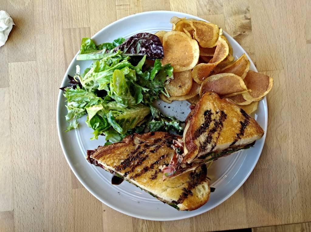 The Townshend | restaurant | The Galleria at Presidents Place, 1250 Hancock St, Quincy, MA 02169, USA | 6174819694 OR +1 617-481-9694