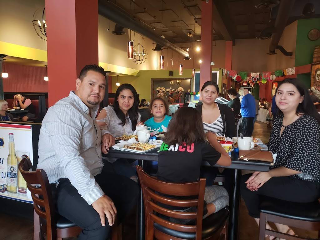 Que Pasa Mexican Cafe | restaurant | 2433 Ventura Blvd, Camarillo, CA 93010, USA | 8055869777 OR +1 805-586-9777