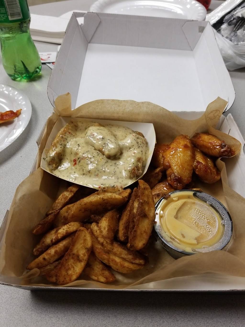 Buffalo Wild Wings | restaurant | 4343 North Grape Rd, Mishawaka, IN 46545, USA | 5742729464 OR +1 574-272-9464