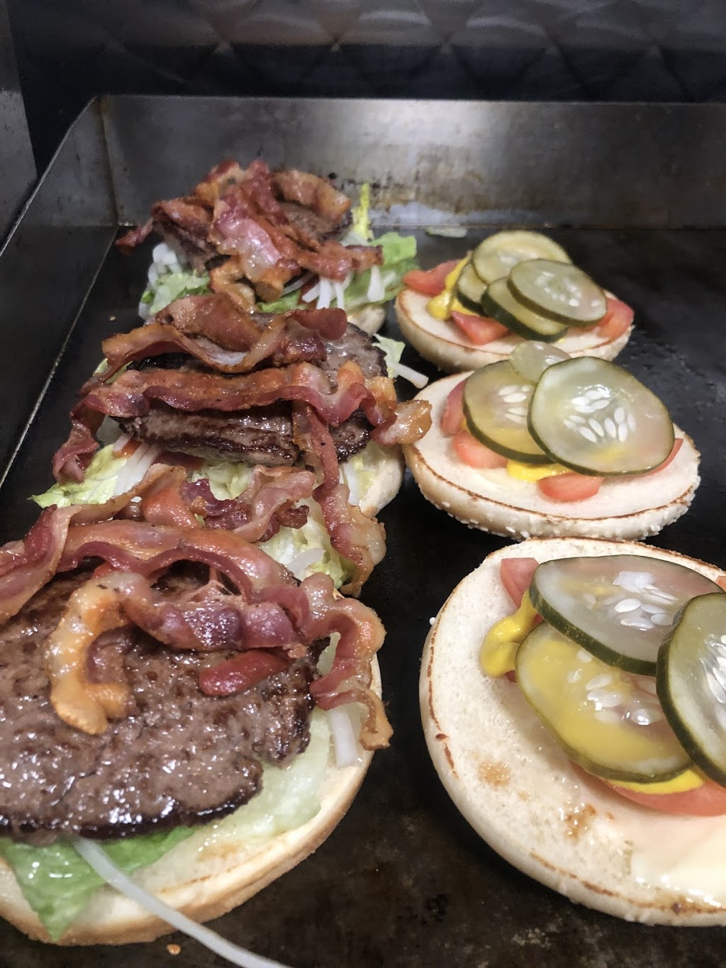 Sernas Grill | restaurant | 2407 W North Ave, Melrose Park, IL 60160, USA | 8479719018 OR +1 847-971-9018