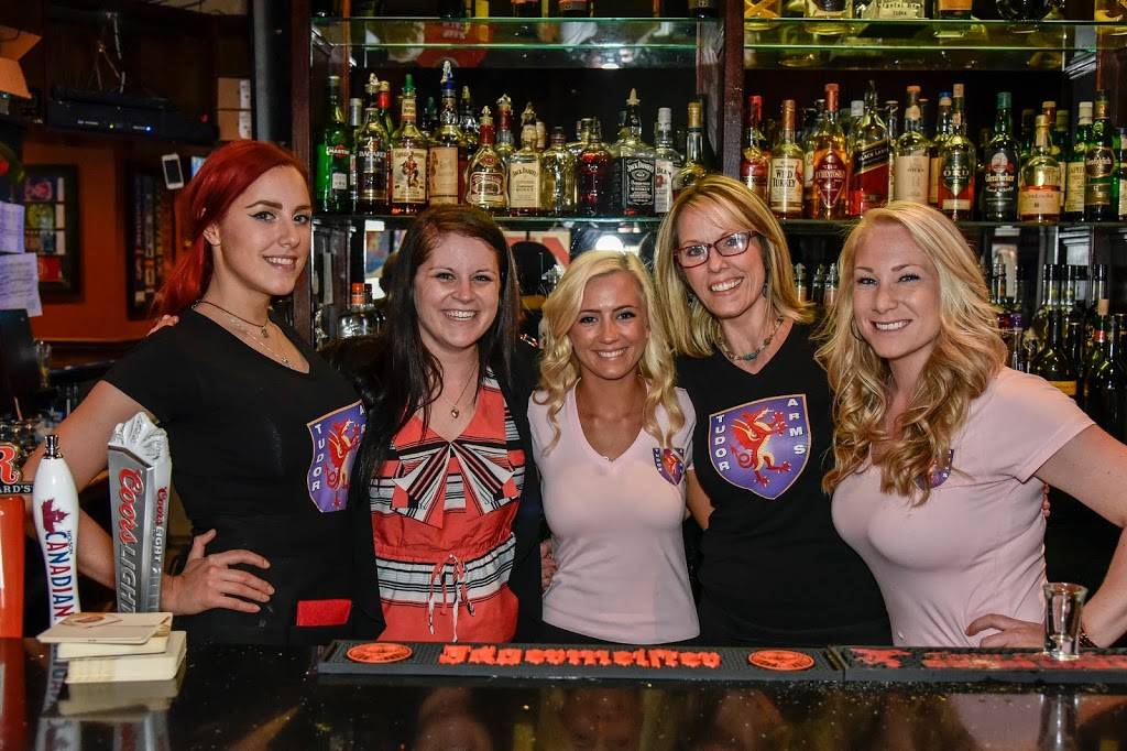 Tudor Arms Pub | restaurant | 1822 Whites Rd N, Pickering, ON L1V 4M1, Canada | 9054925455 OR +1 905-492-5455